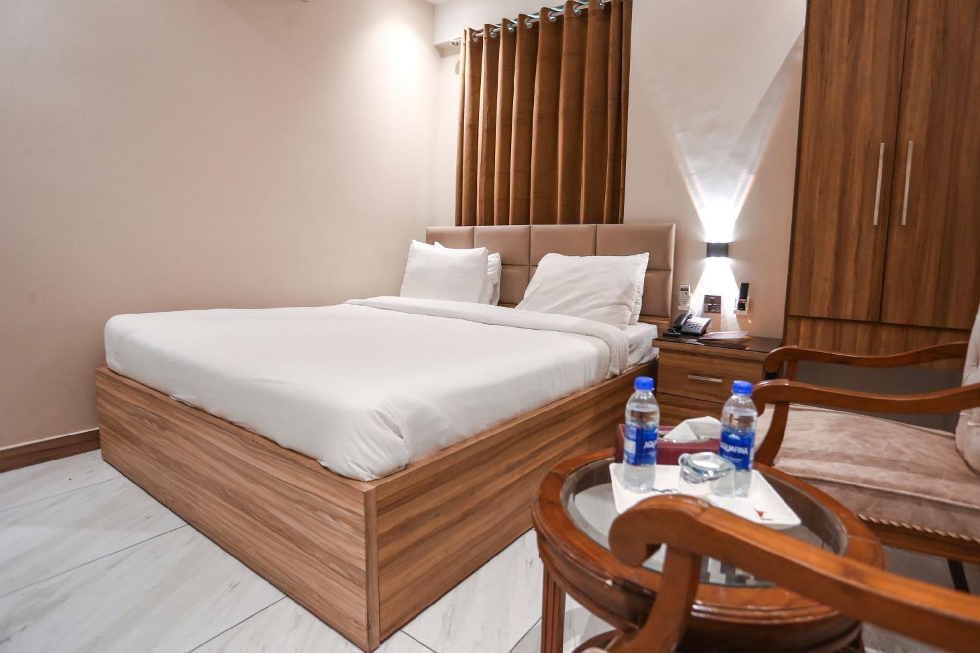 Hotel Pearl Inn Karachi Ngoại thất bức ảnh